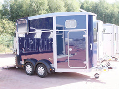Ifor Williams Pferdeanhänger HB511|Sattelkammer|blau|-Neu