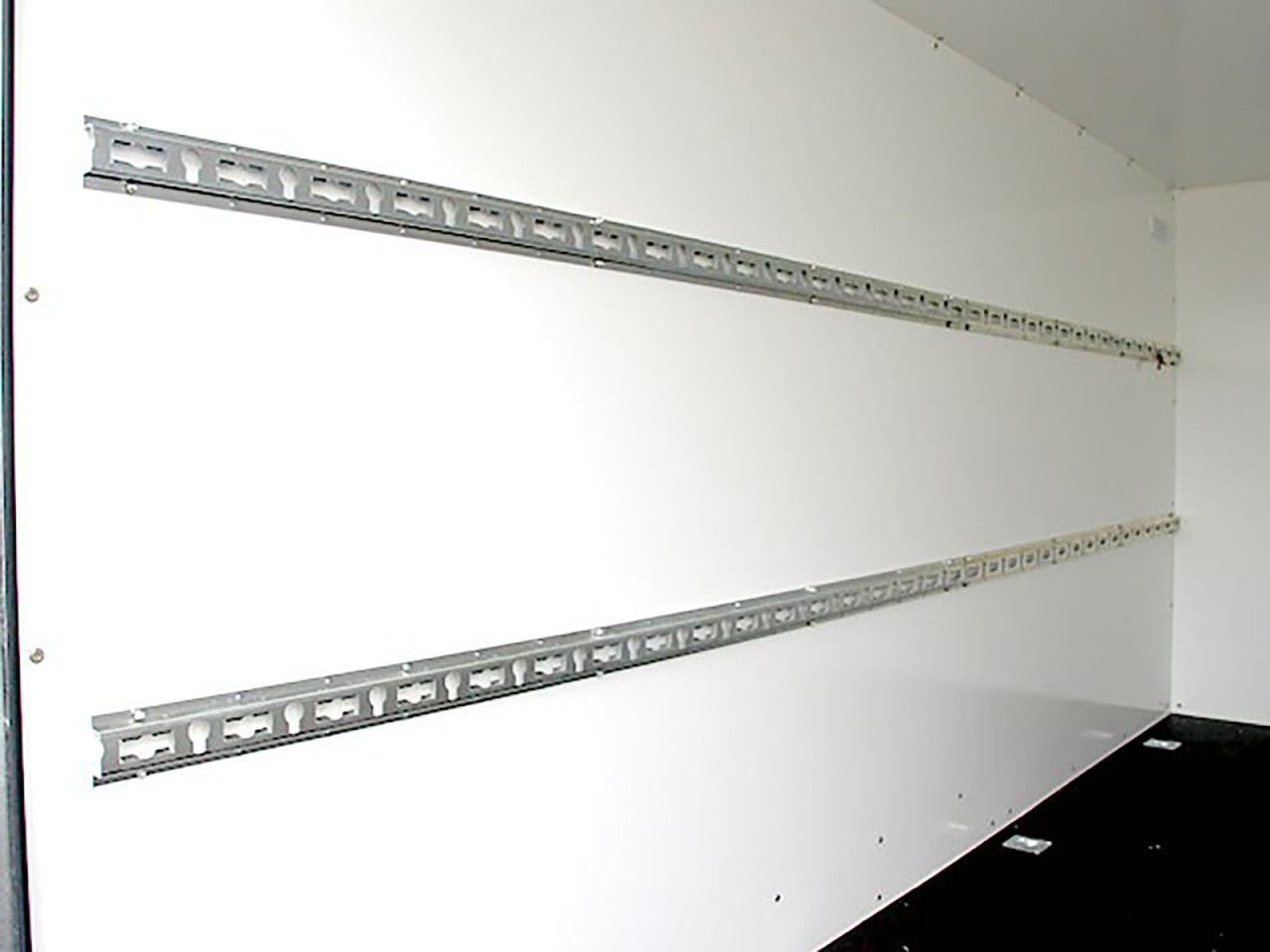 Blyss Kofferanhänger 200x400cm Höhe:190cm 2,7t|100km/h|Rampe|SW-Neu