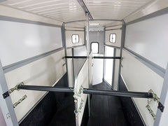 Ifor Williams Pferdeanhänger HB511|Sattelkammer|silber-Neu