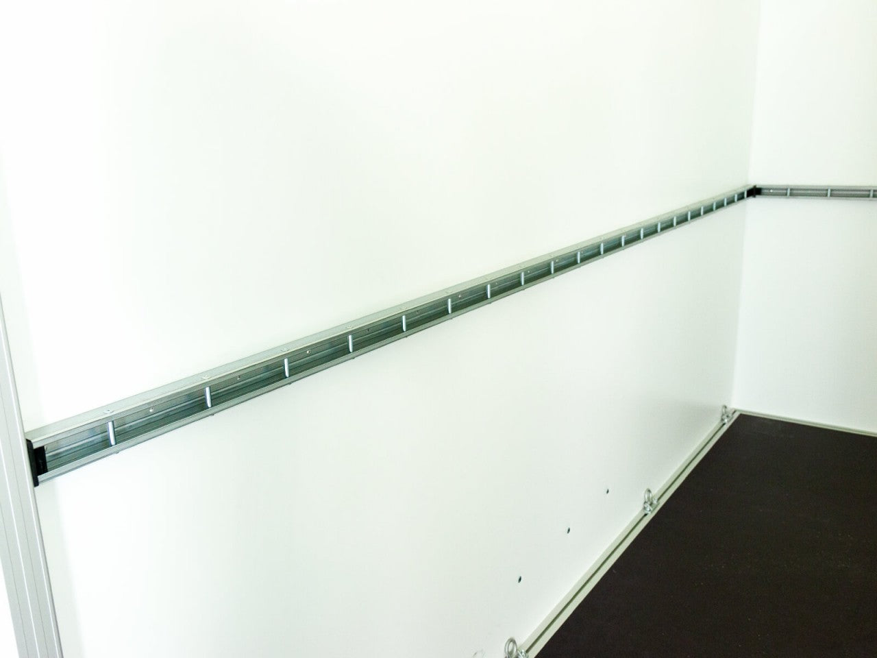 Unsinn Kofferanhänger UKU 157x305cm Höhe:194cm 2,6|Doppeltür-Neu