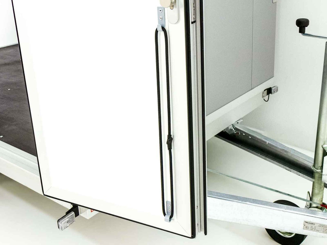 Vezeko Kofferanhänger 152x355cm Höhe:193cm 2,7t|Tür|silber-Neu