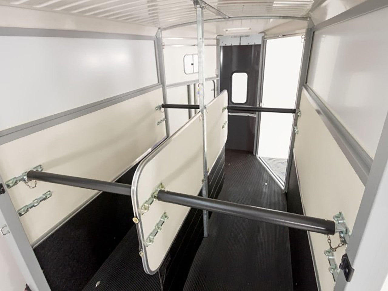 Ifor Williams Pferdeanhänger HB511|Frontausstieg-Neu