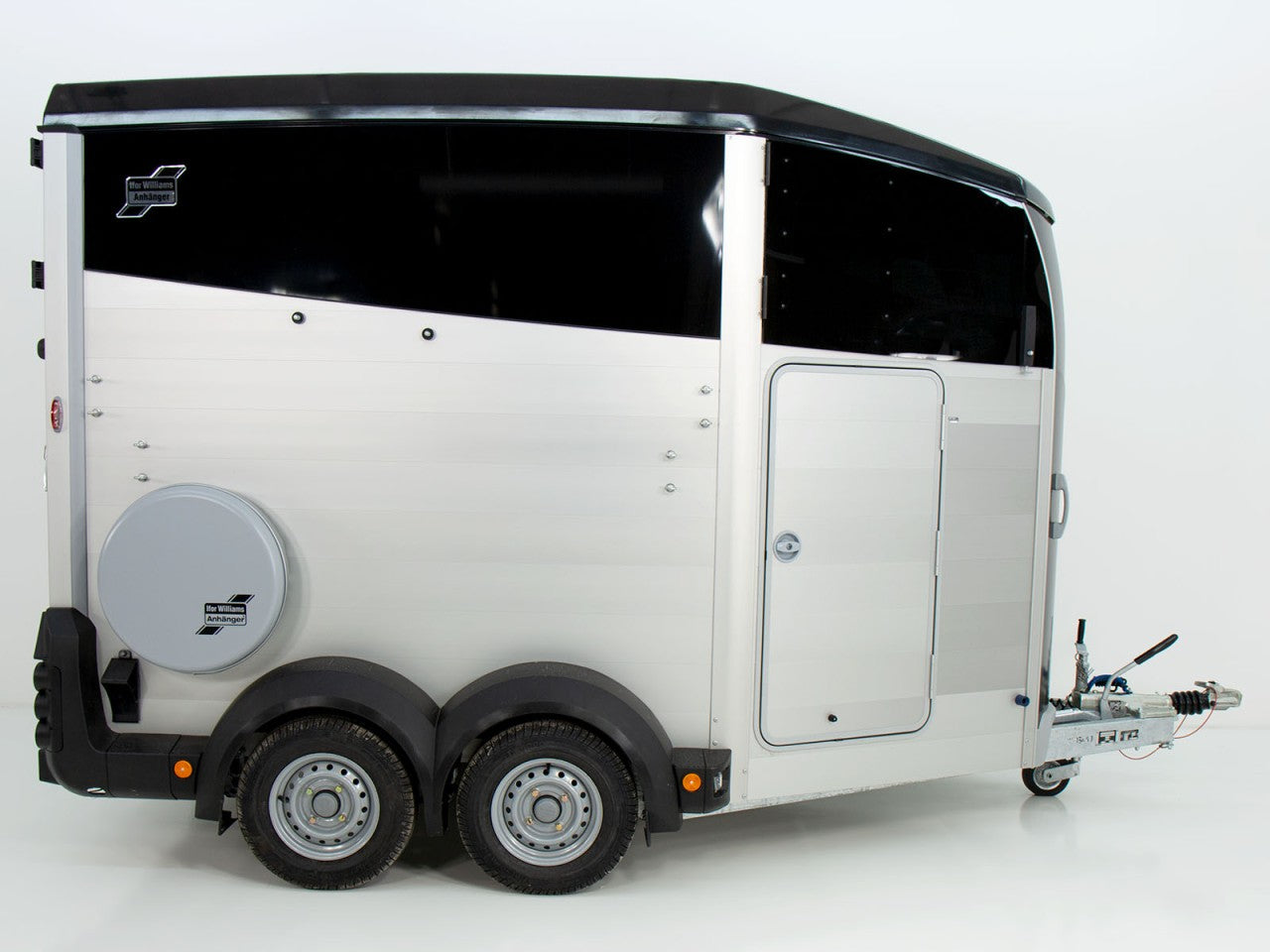 Ifor Williams Pferdeanhänger HBX 511|Sattelkammer|neues Modell-Neu