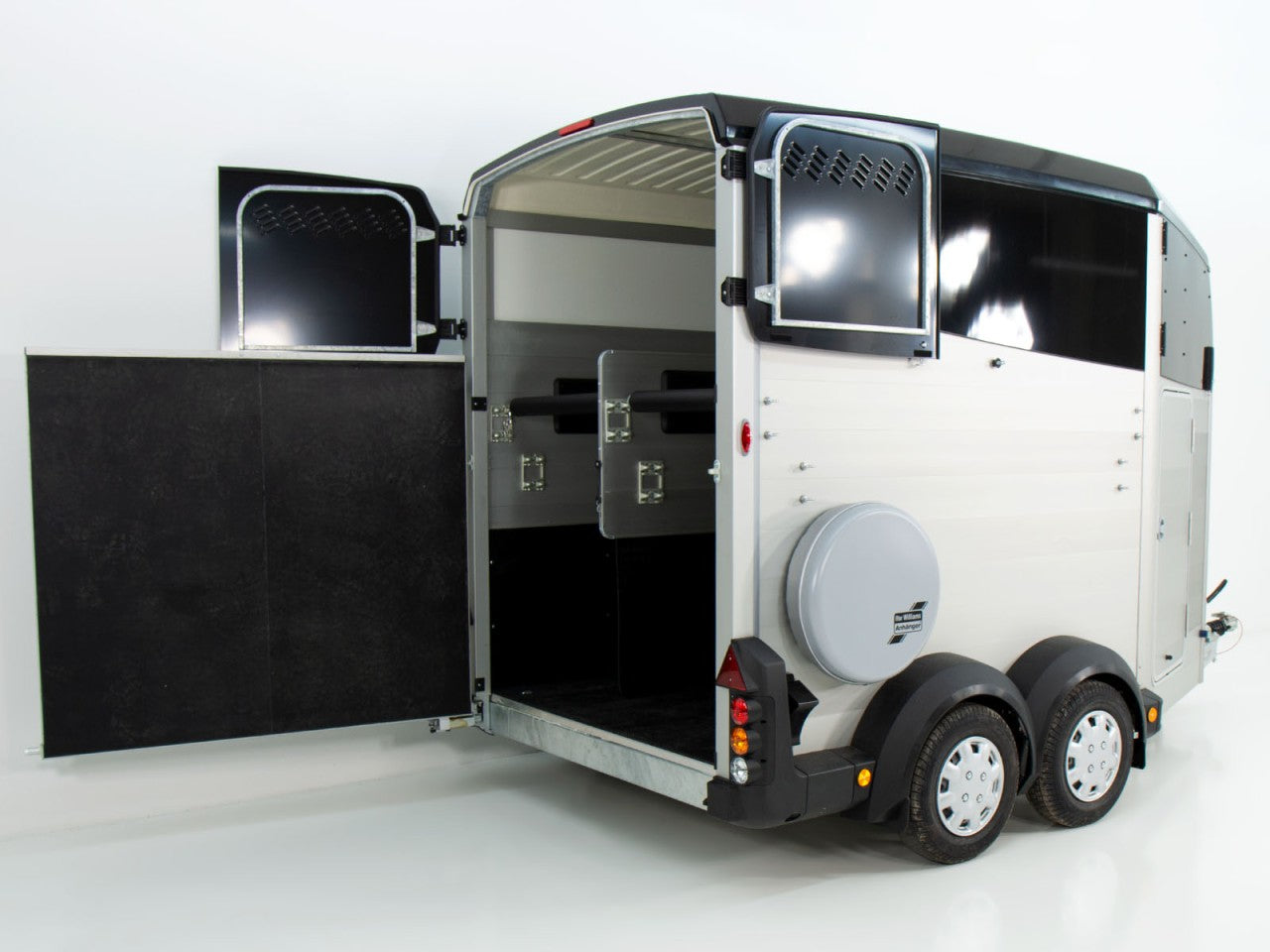 Ifor Williams Pferdeanhänger HBX 511|Sattelkammer|neues Modell-Neu