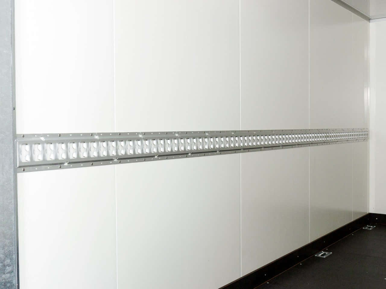 Vezeko Kofferanhänger 204x405cm Höhe:205cm 2,7t|Rampe|schwarz-Neu