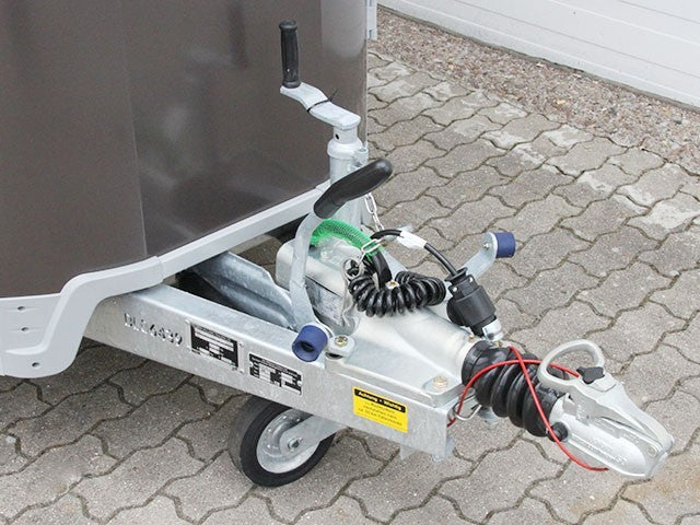 Ifor Williams Pferdeanhänger HB506|Sattelkammer|schwarz-Neu